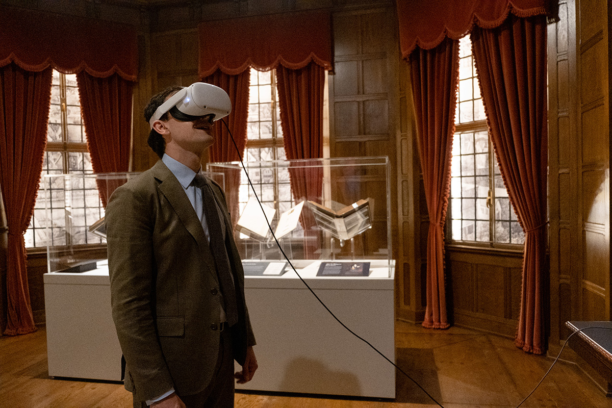 Curator Sam Lemley, experiencing the Shakespeare-VR project.