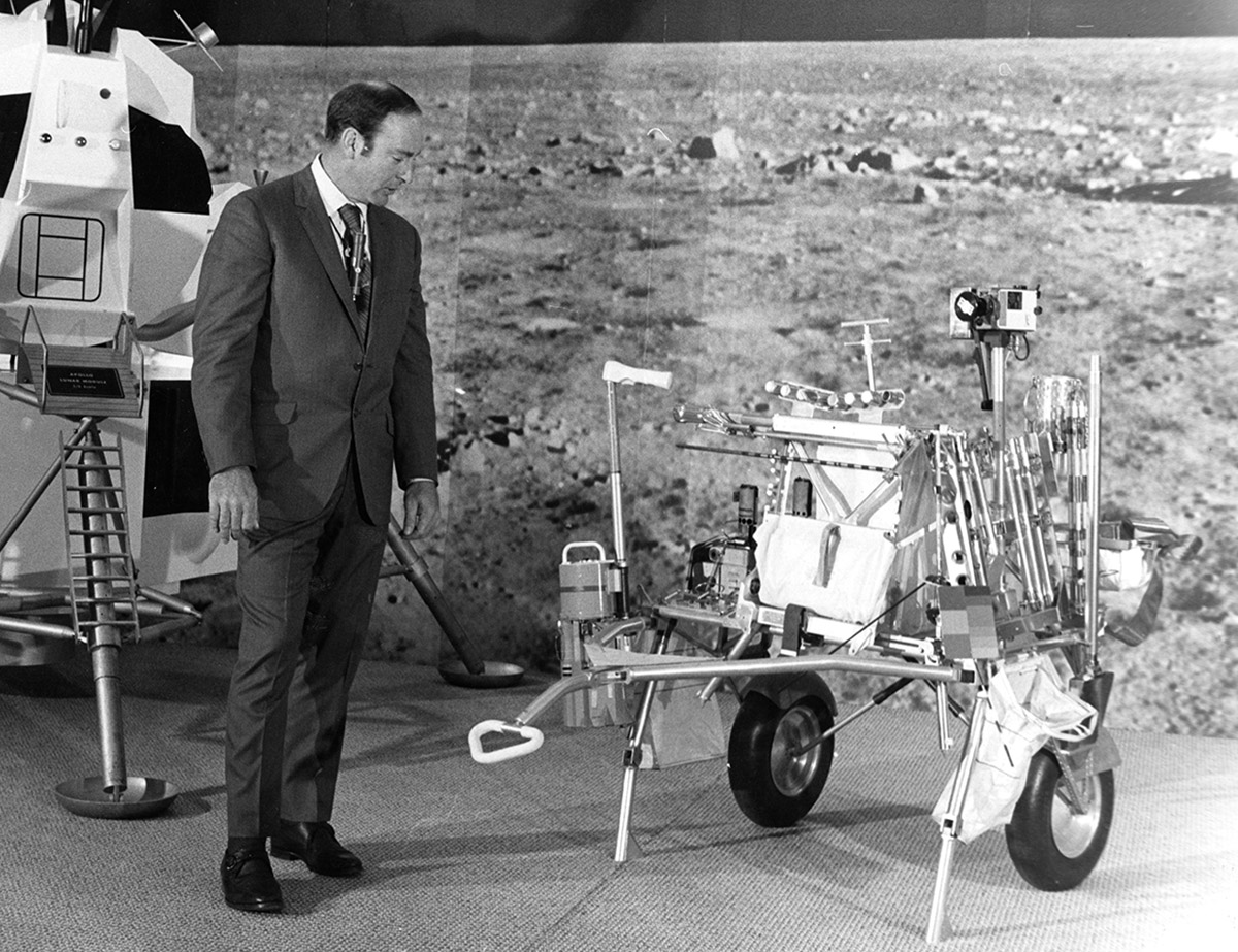 CIT alum and NASA astronaut Edgar Mitchell stands with an Apollo Lunar Module.