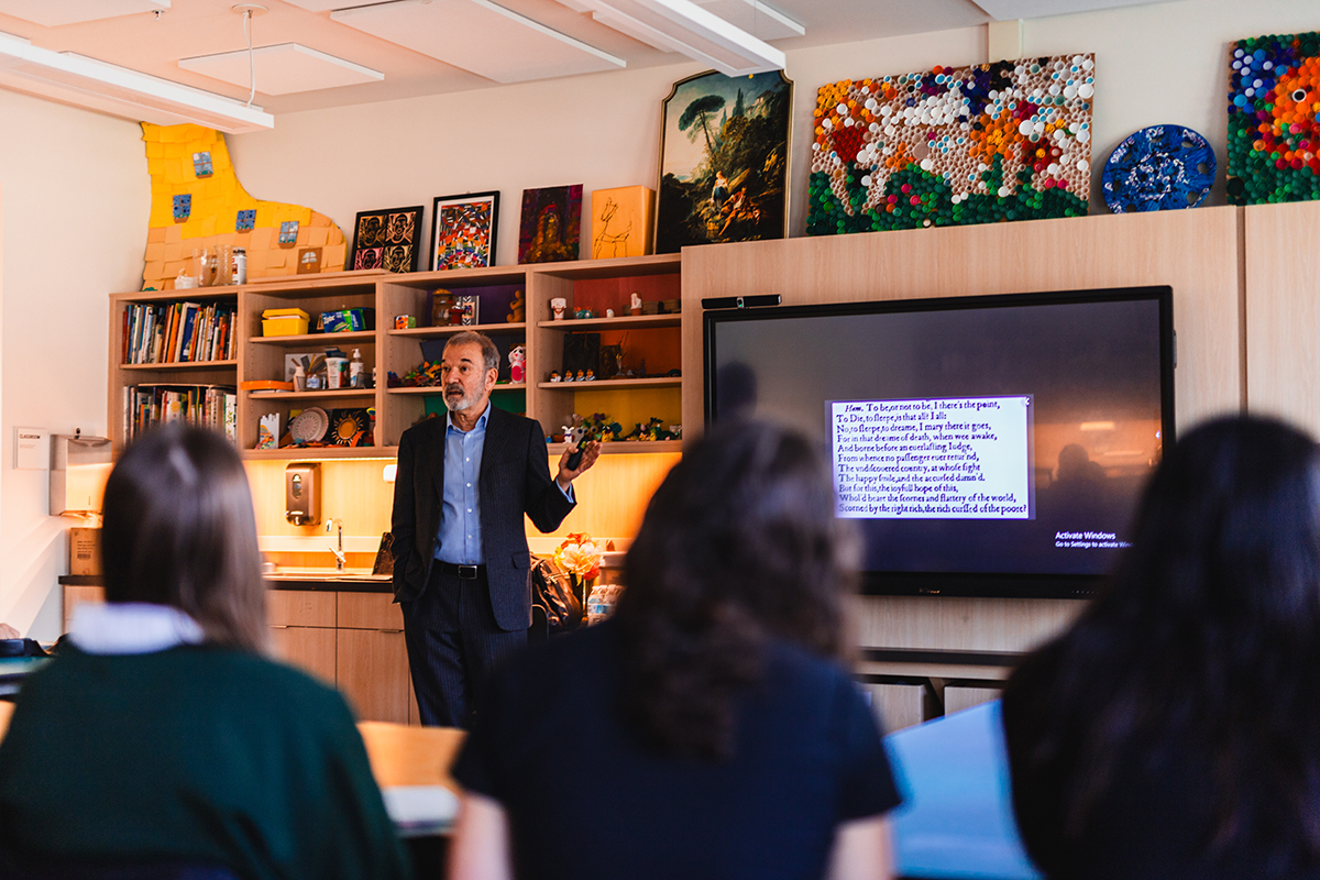 Greenblatt presenting to students during the seminar (photo credit: Seth Culp-Ressler, The Frick Pittsburgh)