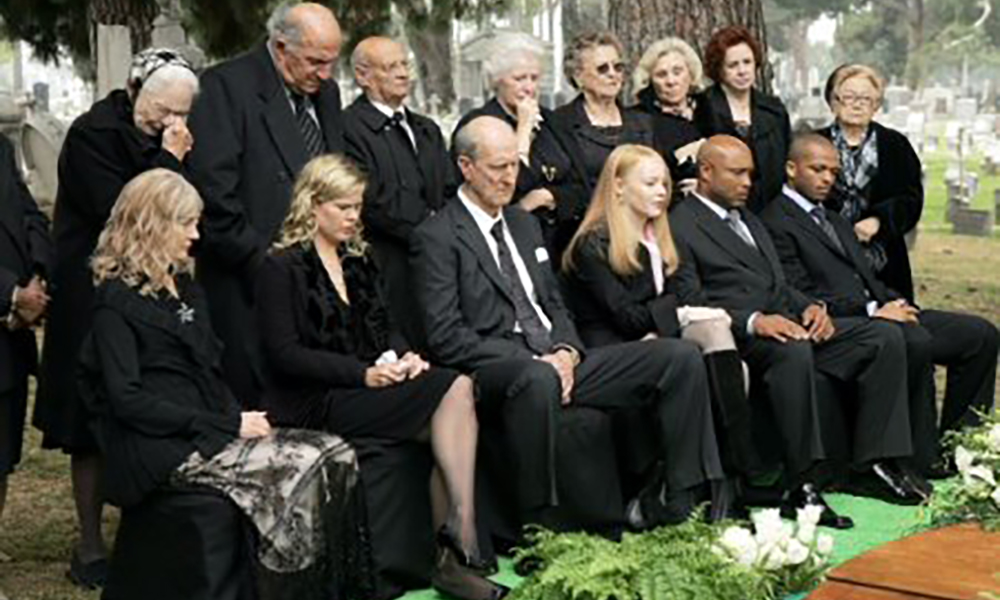 James Cromwell (center) and cast in "Six Feet Under"